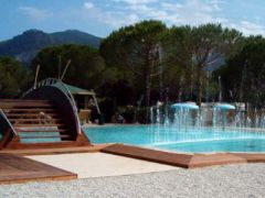 Camping Lacona Pineta